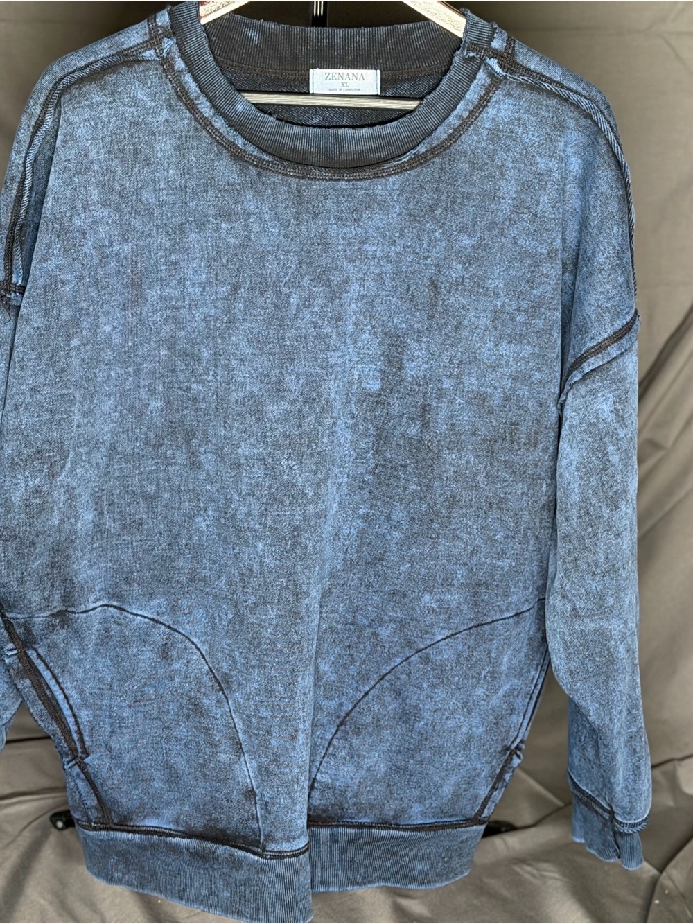 Zenana Outfitters Black Washed Blue Crewneck Sweatshirt With Pockets